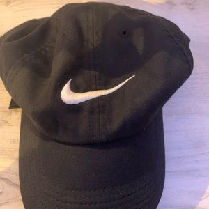Black/White Lose Fitted NIKE DRI-FIT Unisex Hat.